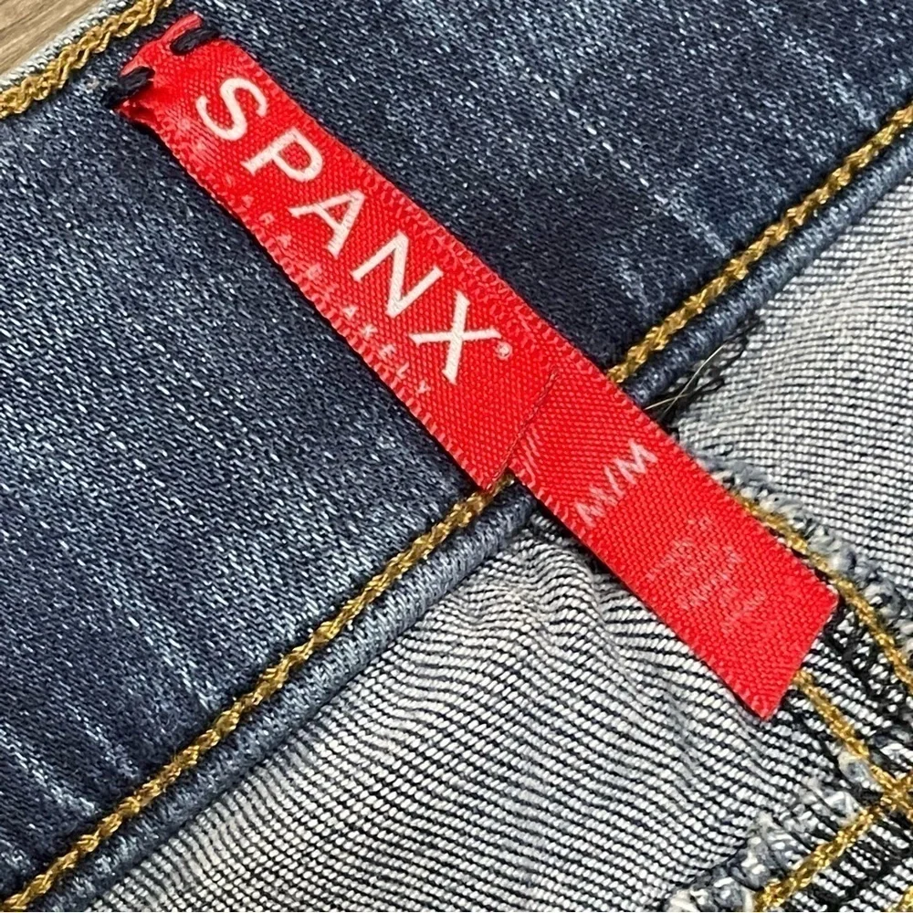 Spanx Distressed Ankle Skinny Jeans in Medium Wash High Rise Sz M Style 20203R. - Picture 6 of 10